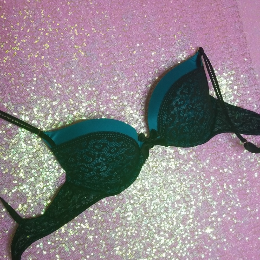 36 b Victoria's secret very sexy push up bra